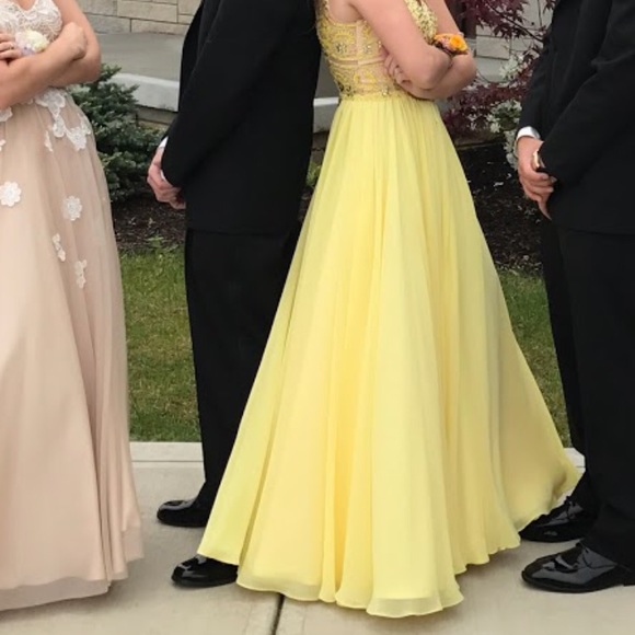Yellow prom dress! - Picture 3 of 4